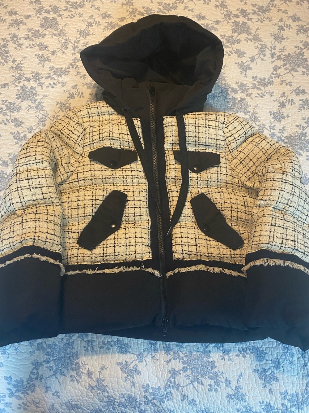 Veronica Beard Camrose Tweed Boucle Hooded Puffer Jacket Cream Black Size Small